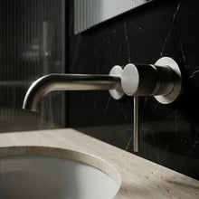 Falra szerelhető csaptelep Rea Lungo Stripe Brush Nickel