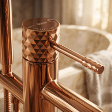 Szabadon álló padló csaptelep Rea Lungo Diamond Copper